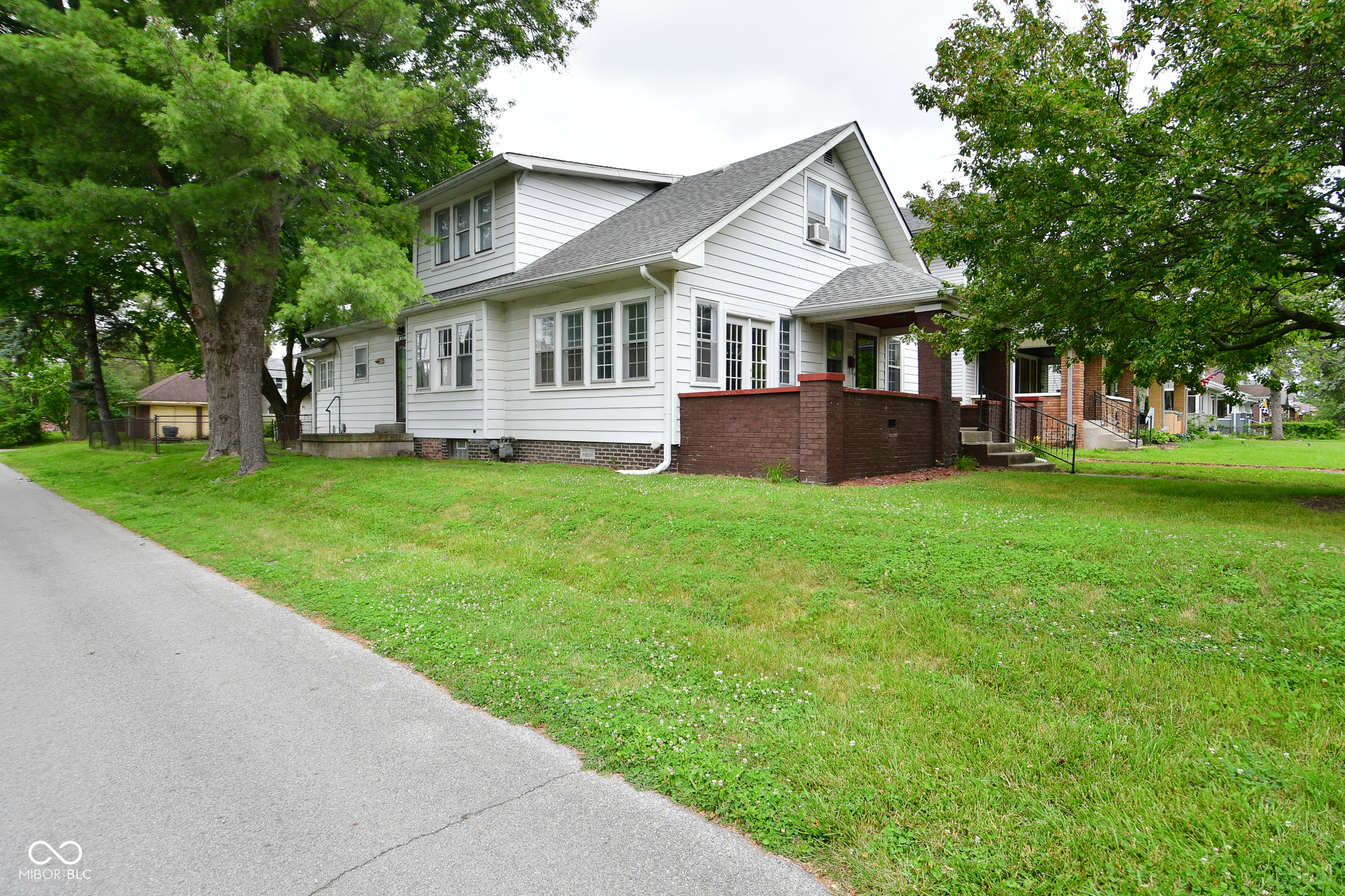 702 North Riley Avenue Indianapolis, IN 46201 - Photo 3 of 54 Gallery Image 3