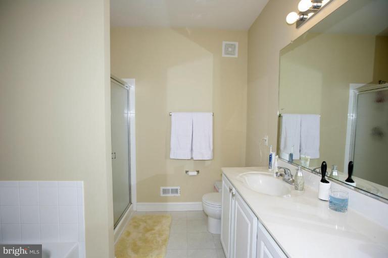 113 Bucksfield Road Gaithersburg, MD 20878 - Photo 14 of 26 Master Bath