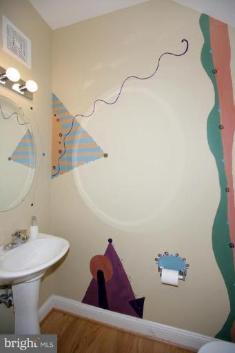 113 Bucksfield Road Gaithersburg, MD 20878 - Photo 16 of 26 Half Bath 1