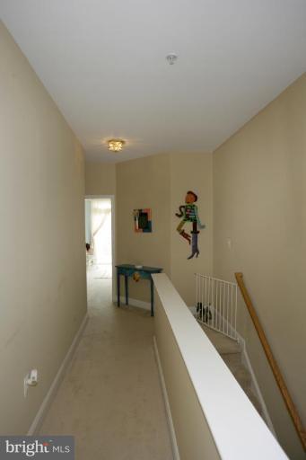 113 Bucksfield Road Gaithersburg, MD 20878 - Photo 9 of 26 Hallway