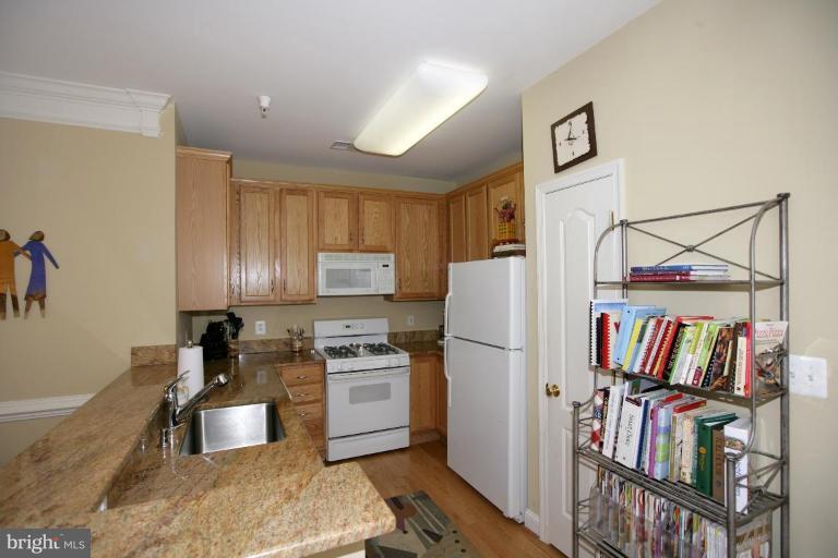 113 Bucksfield Road Gaithersburg, MD 20878 - Photo 10 of 26 Kitchen