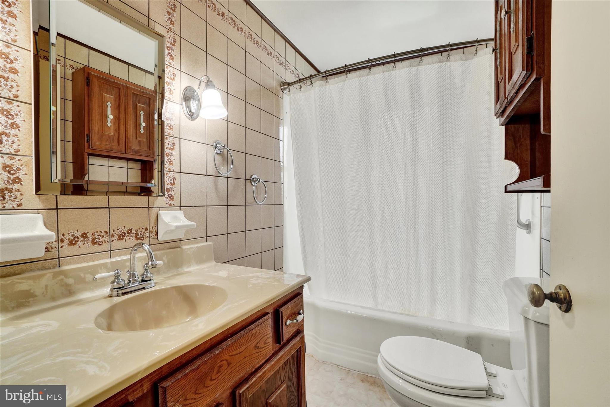 1129 Ruxton Road York, PA 17403 - Photo 12 of 30 Gallery Image 12