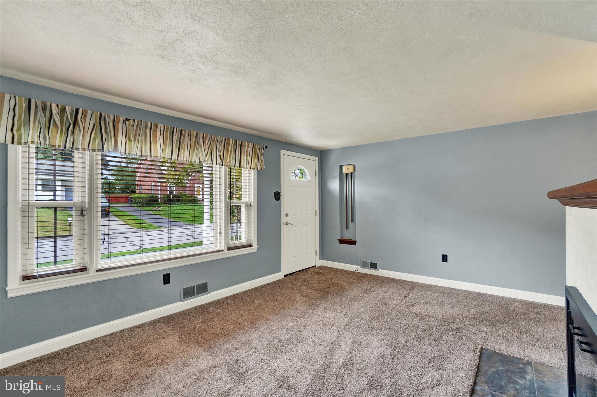 1129 Ruxton Road York, PA 17403 - Photo 3 of 30 Gallery Image 3
