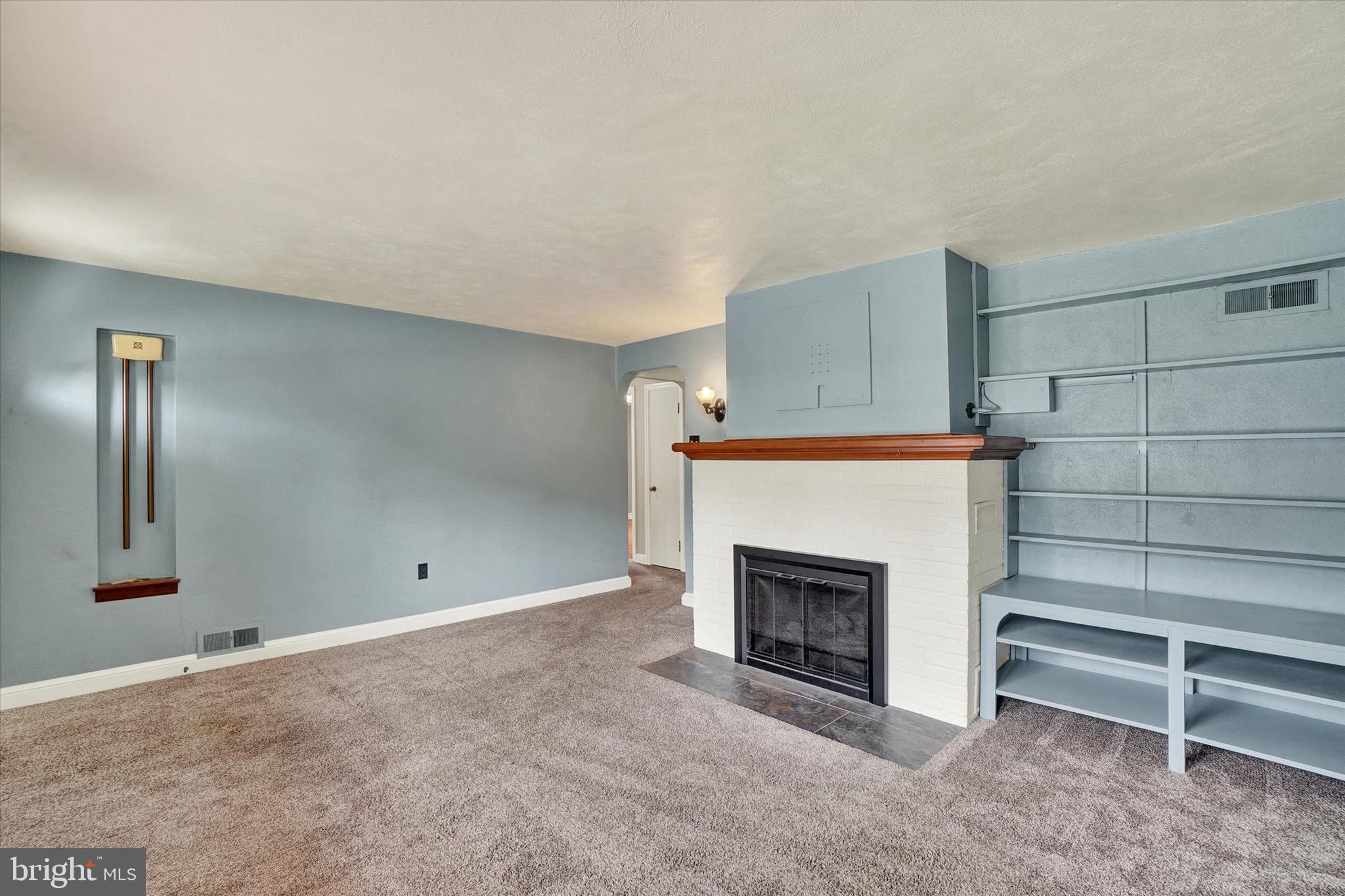 1129 Ruxton Road York, PA 17403 - Photo 4 of 30 Gallery Image 4