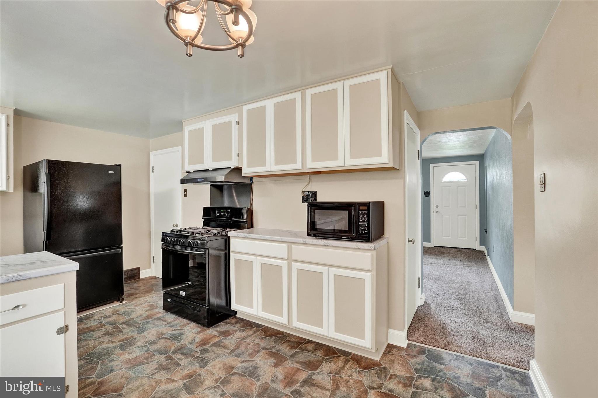 1129 Ruxton Road York, PA 17403 - Photo 6 of 30 Gallery Image 6