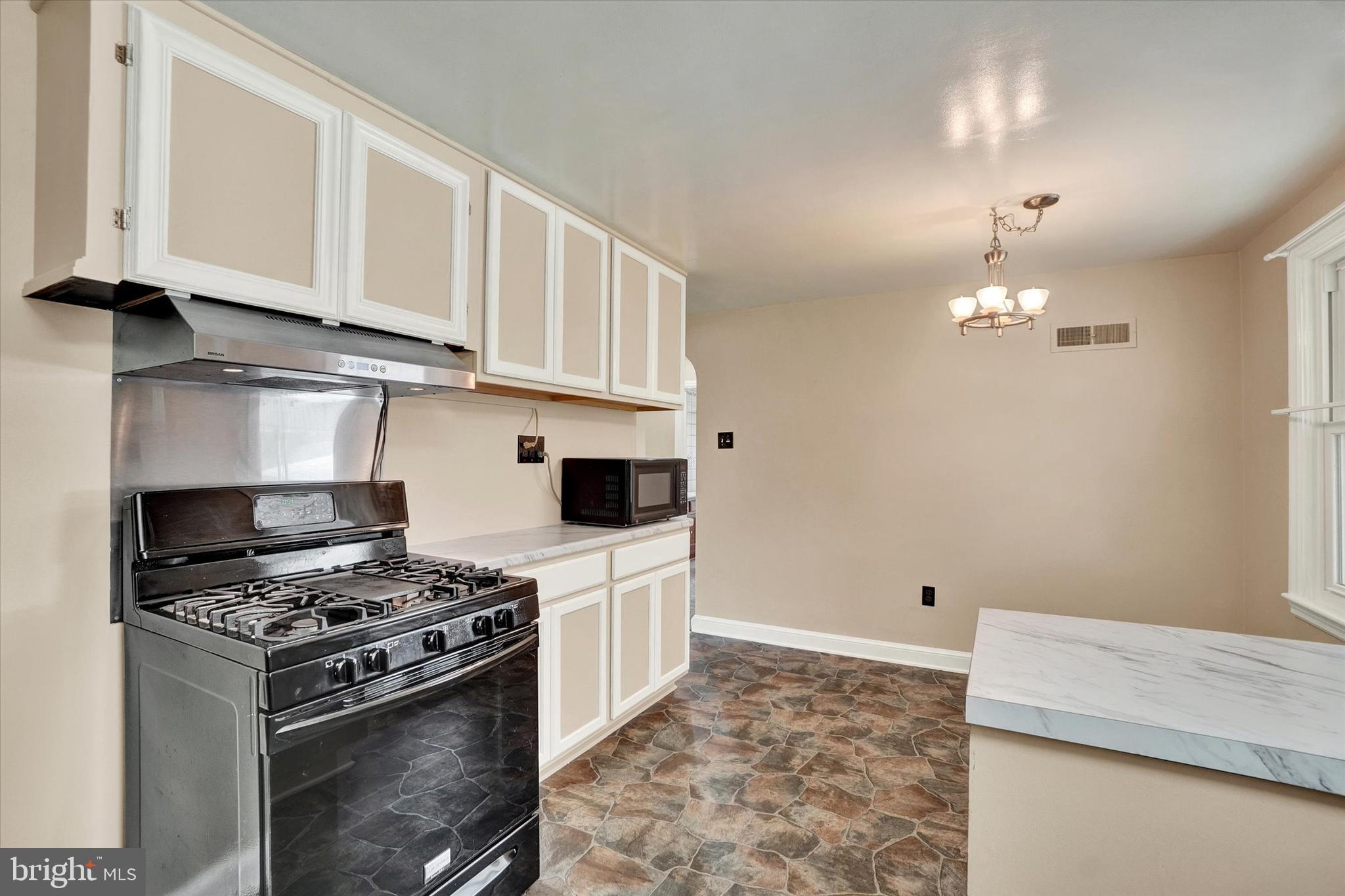 1129 Ruxton Road York, PA 17403 - Photo 8 of 30 Gallery Image 8
