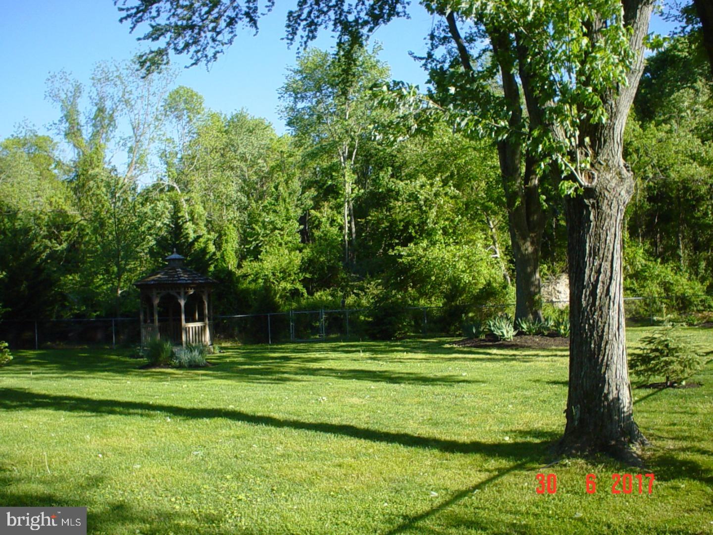 352 Tylers Mill Road Sewell, NJ 08080 - Photo 3 of 24 Gallery Image 3