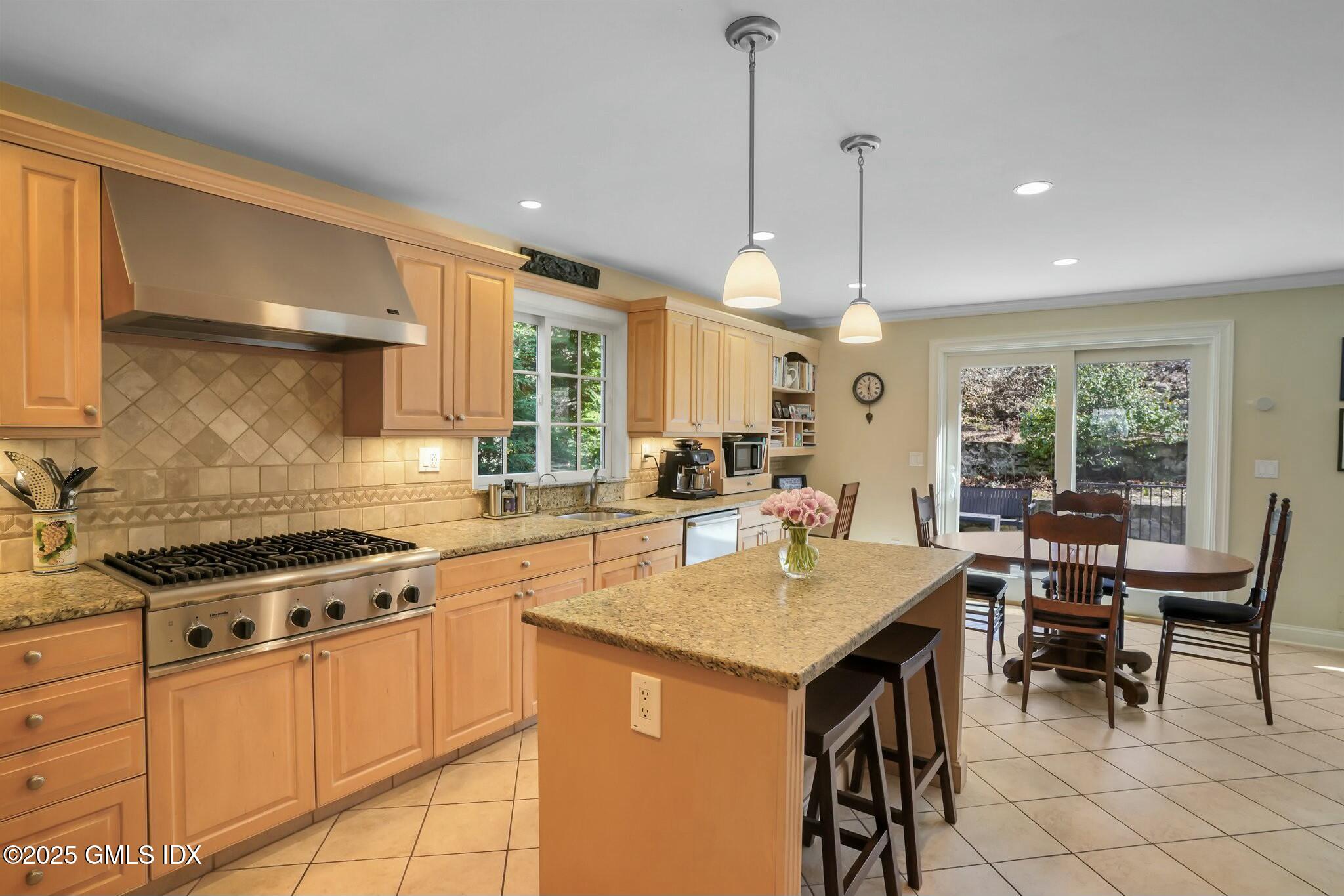 71 Valleywood Road Cos Cob, CT 06807 - Photo 6 of 35 Eat-in Kitchen