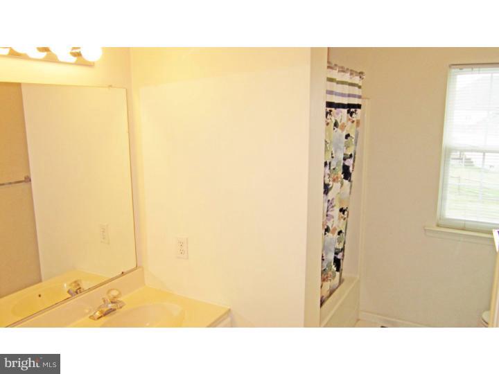 101 Angela Way Newark, DE 19702 - Photo 19 of 23 Bathroom