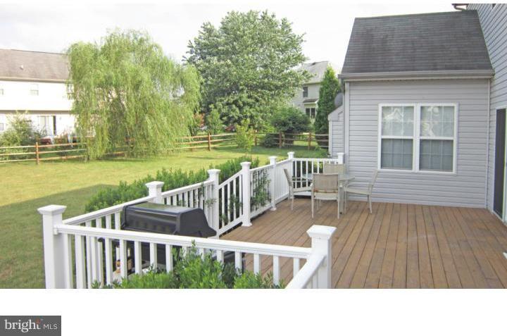 101 Angela Way Newark, DE 19702 - Photo 22 of 23 Deck