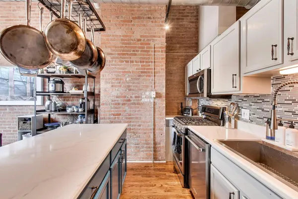 $399,900 | 1250 West Van Buren Street, Unit 1A, Chicago, IL 60607