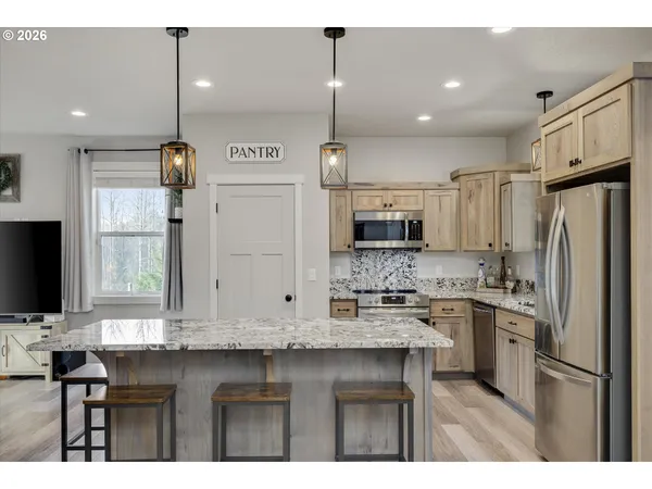 $839,900 | 27754 South Cedar Bridge Lane, Colton, OR 97017