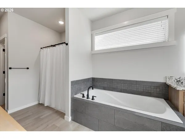 $839,900 | 27754 South Cedar Bridge Lane, Colton, OR 97017