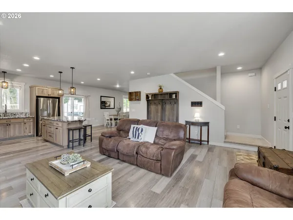 $839,900 | 27754 South Cedar Bridge Lane, Colton, OR 97017