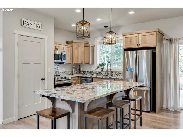 $839,900 | 27754 South Cedar Bridge Lane, Colton, OR 97017