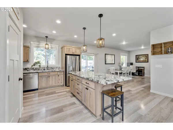 $839,900 | 27754 South Cedar Bridge Lane, Colton, OR 97017