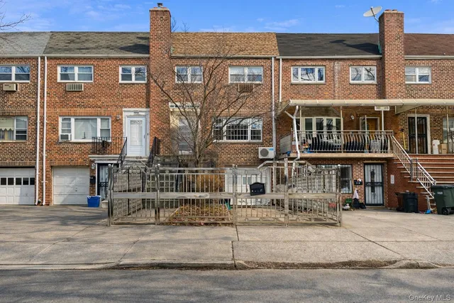 $3,900 | 147-27 76th Road | Kew Gardens Hills