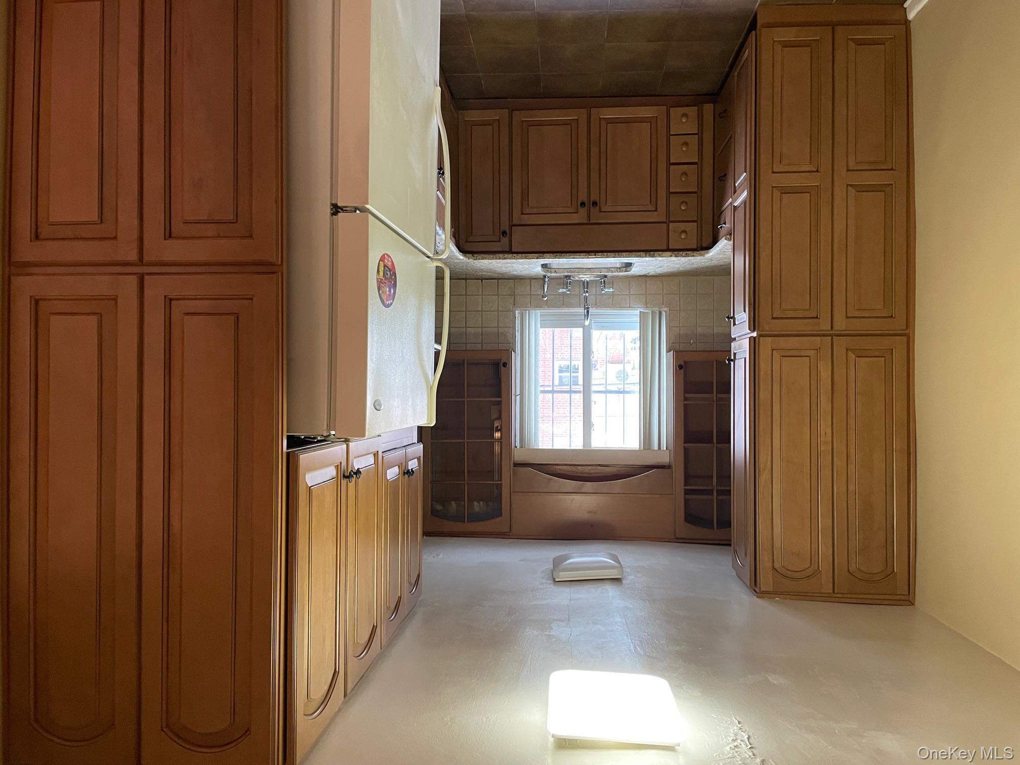 147-27 76th Road Queens, NY 11367 - Photo 7 of 13