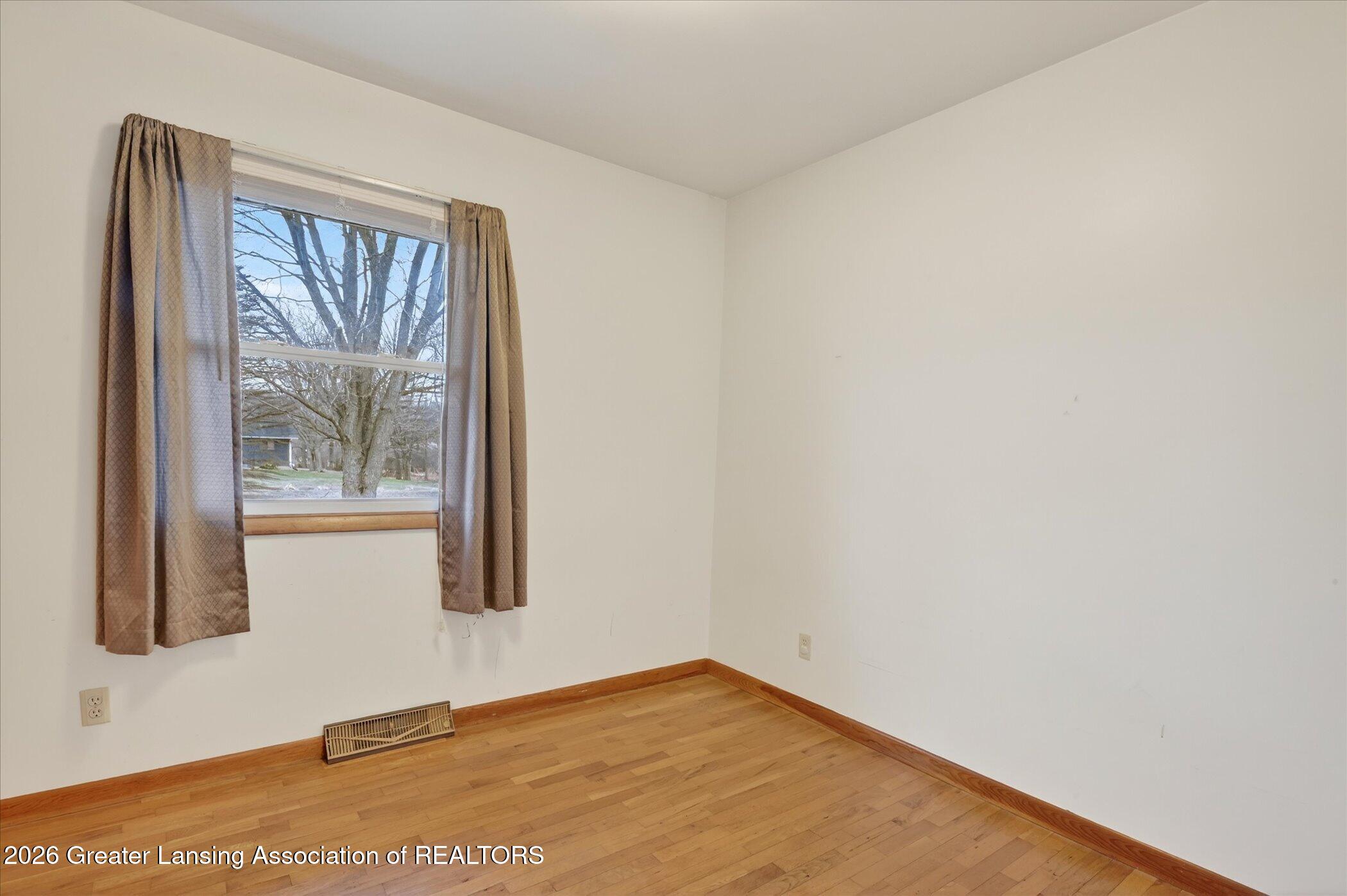 3187 South Canfield Road Eaton Rapids, MI 48827 - Photo 12 of 36 16-3187-S-Canfield-Rd-Windowstill