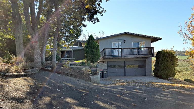 1281 Carpenter Hill Road Medford, OR 97501 - Photo 2 of 18 Additional Photo