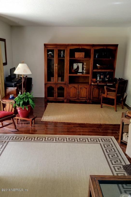 348 Raleigh Road Jacksonville, FL 32225 - Photo 4 of 25 family room