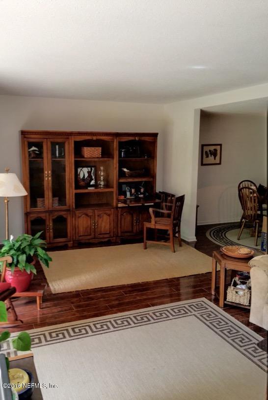 348 Raleigh Road Jacksonville, FL 32225 - Photo 5 of 25 family room