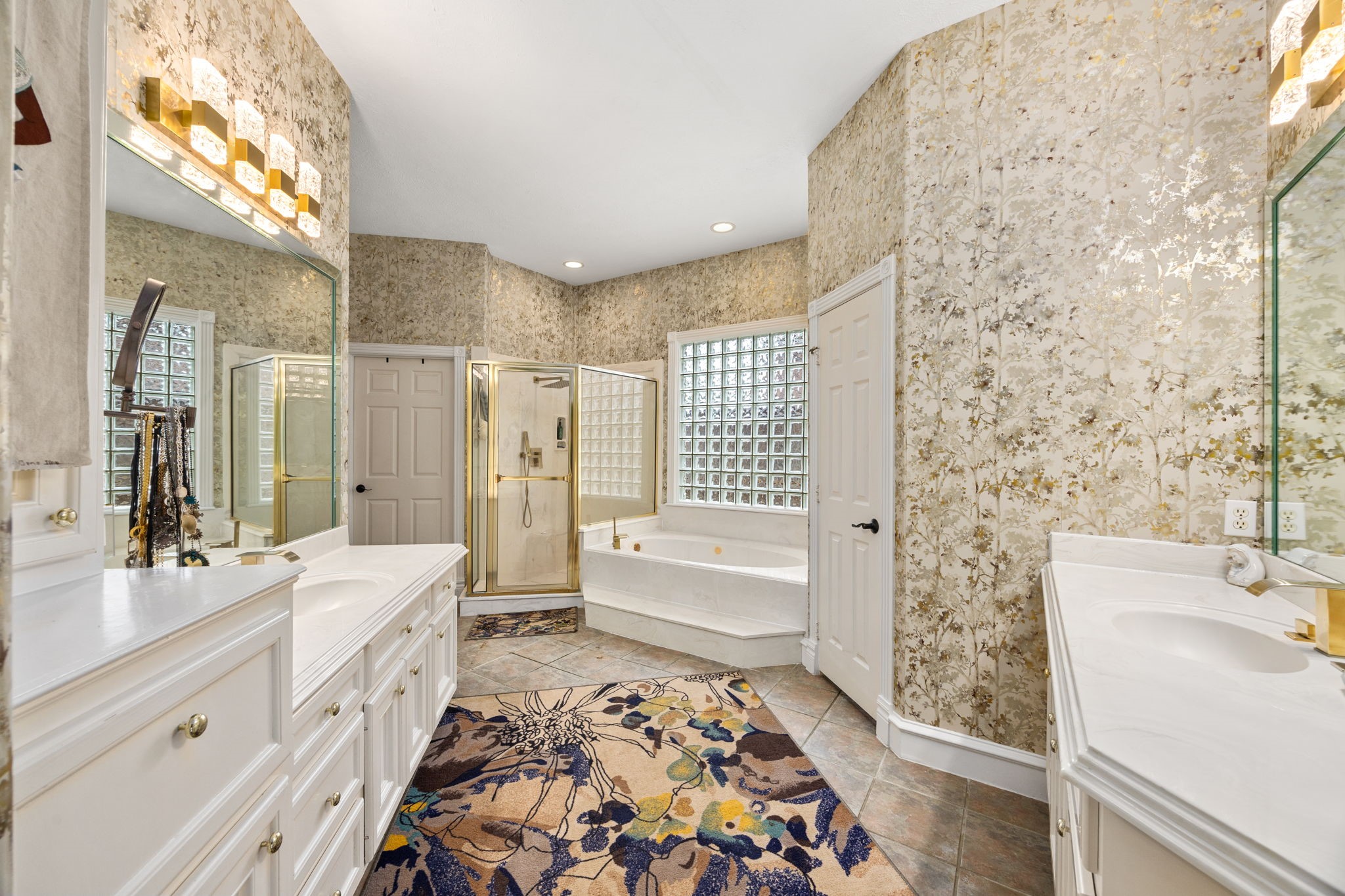 13307 Cypress Pond Road Cypress, TX 77429 - Photo 38 of 50 a bathroom with a sink a toilet and a bathtub