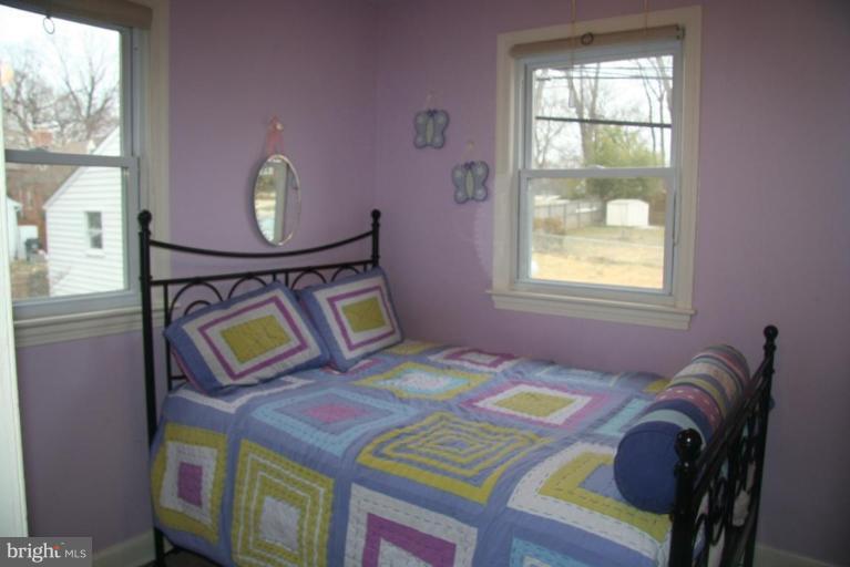 10420 Inwood Avenue Silver Spring, MD 20902 - Photo 15 of 25 Bedroom #3