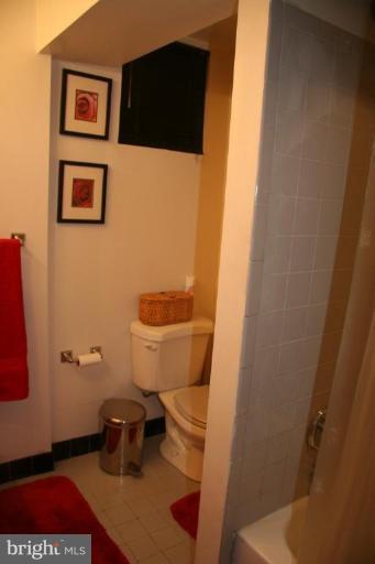 10420 Inwood Avenue Silver Spring, MD 20902 - Photo 18 of 25 Bath #2