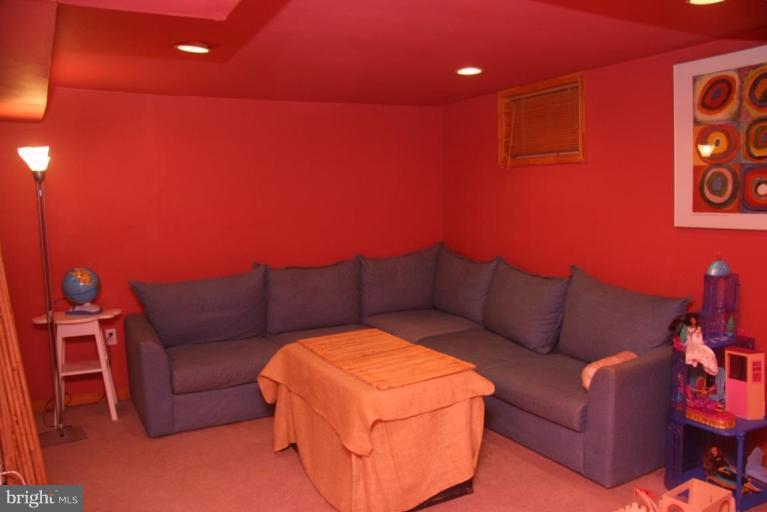 10420 Inwood Avenue Silver Spring, MD 20902 - Photo 20 of 25 Family Room #2