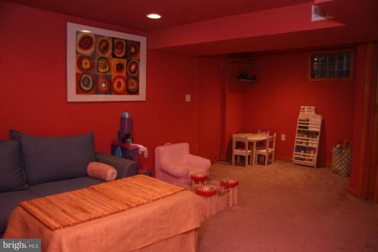 10420 Inwood Avenue Silver Spring, MD 20902 - Photo 21 of 25 Family Room #3