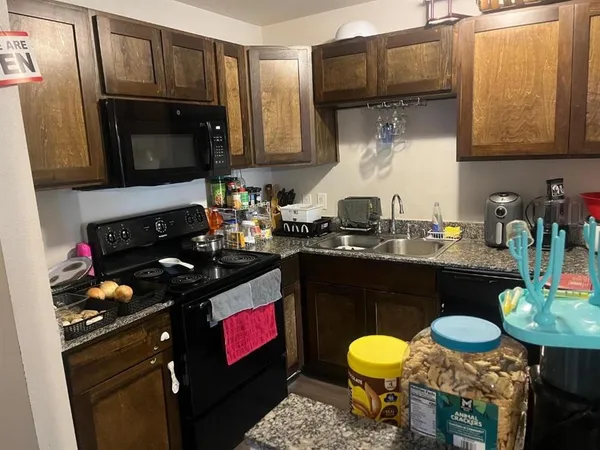 $1,125 | 9837 Walnut Street, Unit 105, Dallas, TX 75243