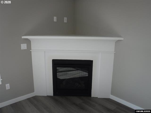 922 Chestnut Street Independence, OR 97351 - Photo 3 of 13 Gallery Image 3