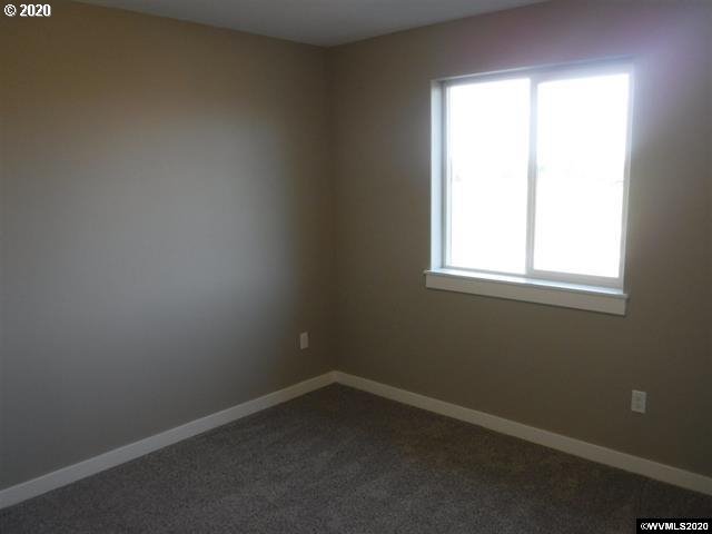 922 Chestnut Street Independence, OR 97351 - Photo 10 of 13 Gallery Image 10