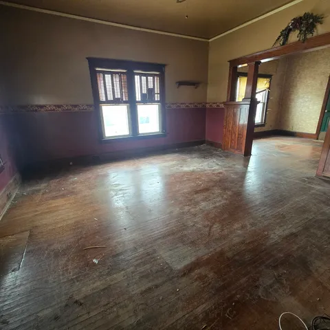 a view of empty room with window