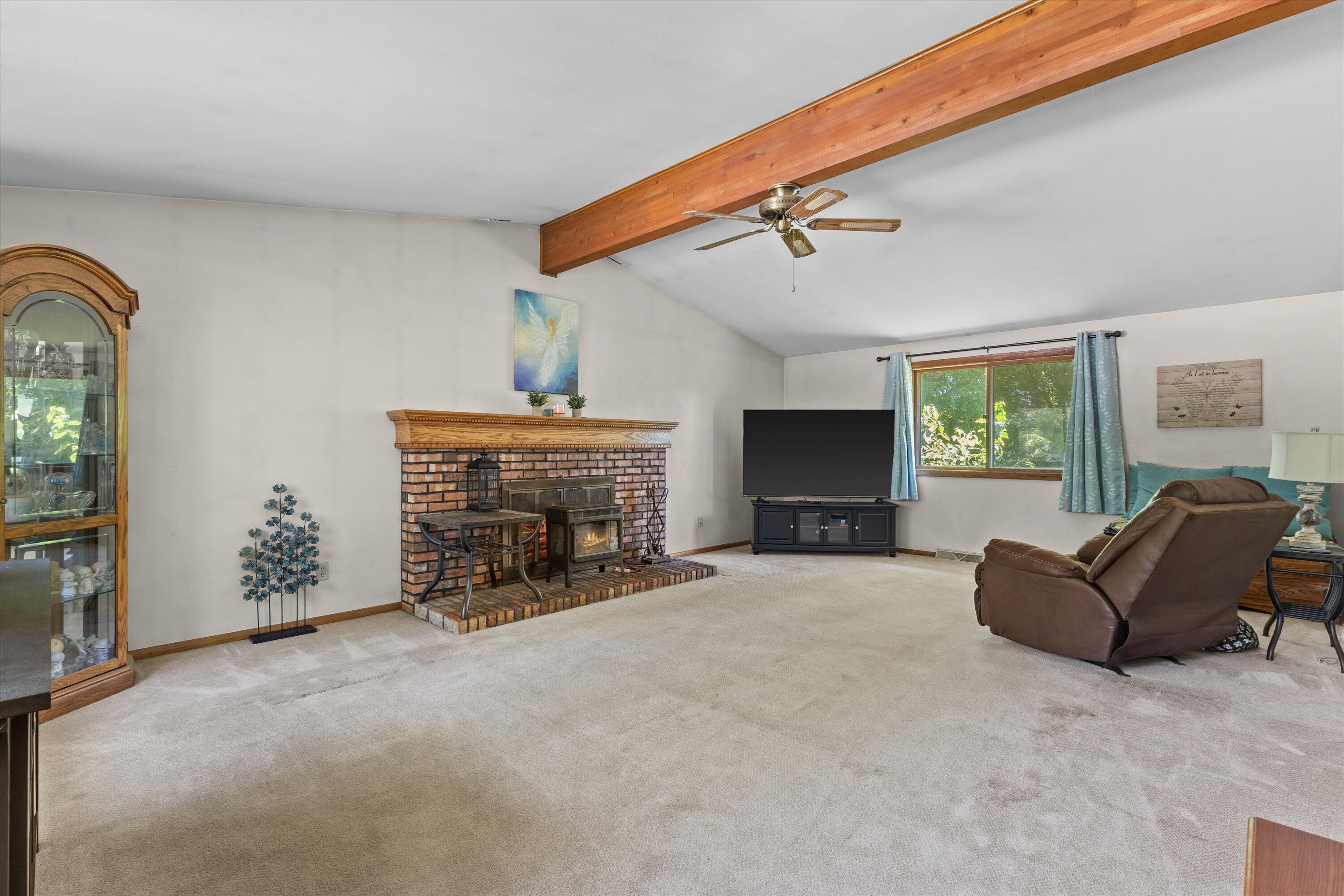 W347S7680 Sprague Road Eagle, WI 53119 - Photo 21 of 45 Huge Family Room With Natural Fireplace