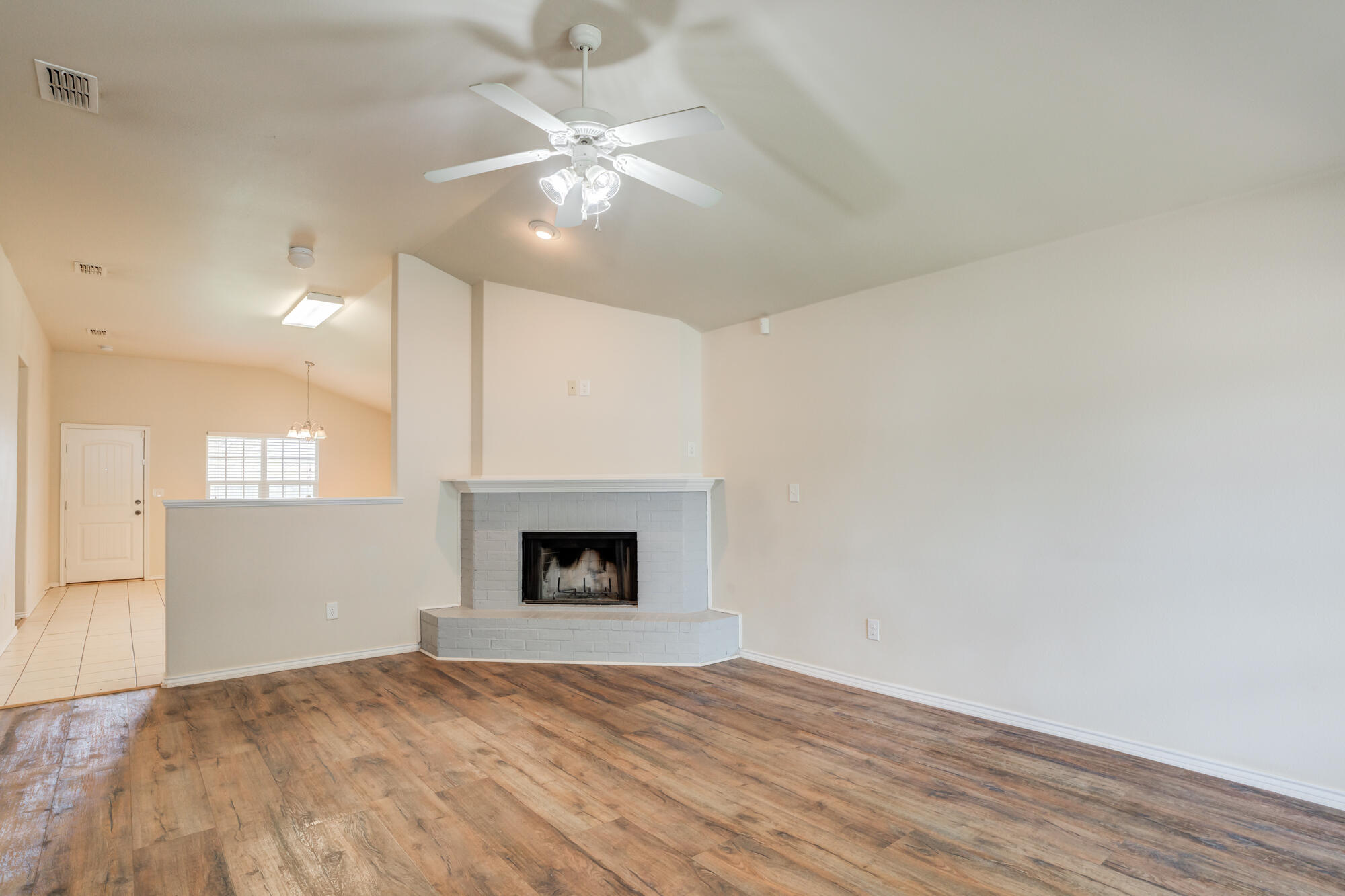 7033 94th Street Lubbock, TX 79424 - Photo 4 of 31 DSC01022_3_4_5_6
