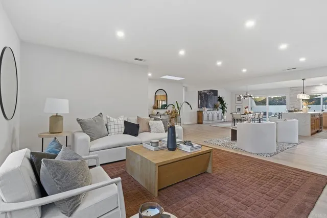 $1,949,999 | 2002 Ladera Court, Carlsbad, CA 92009