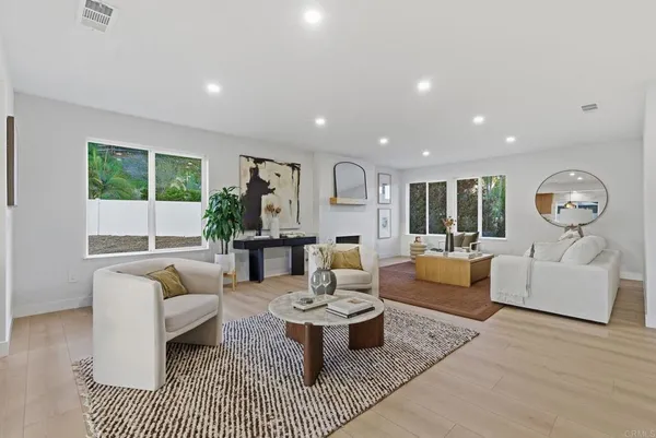 $1,950,000 | 2002 Ladera Court, Carlsbad, CA 92009