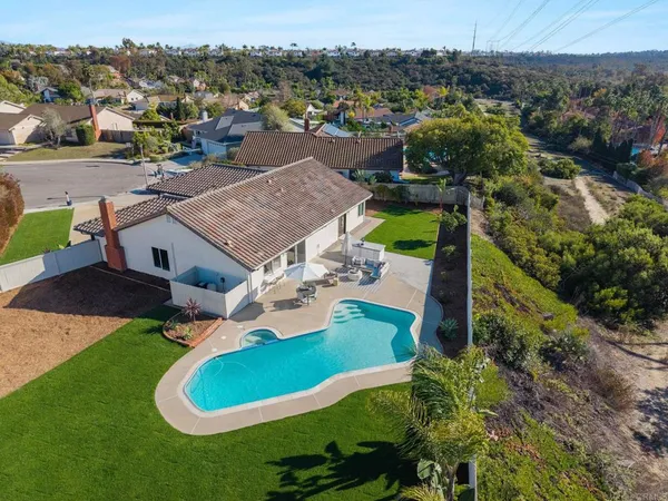 $1,950,000 | 2002 Ladera Court, Carlsbad, CA 92009