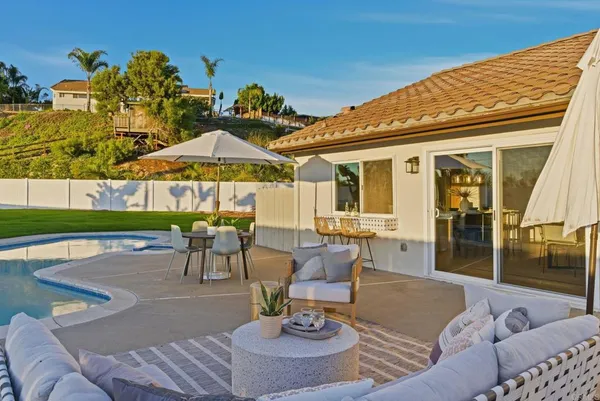 $1,950,000 | 2002 Ladera Court, Carlsbad, CA 92009