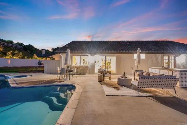 $1,950,000 | 2002 Ladera Court, Carlsbad, CA 92009