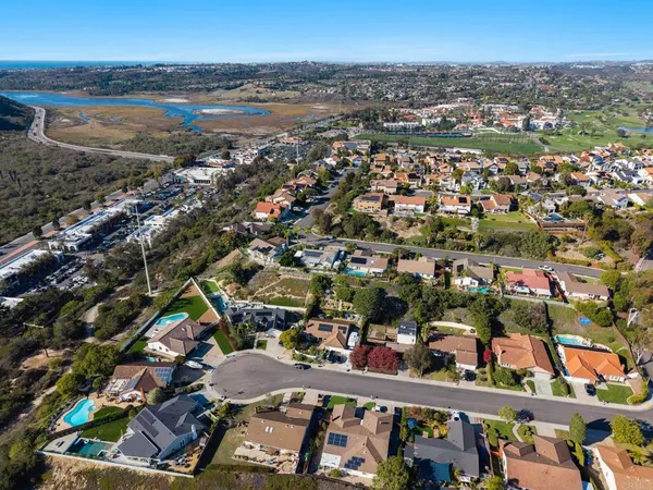 $1,950,000 | 2002 Ladera Court, Carlsbad, CA 92009