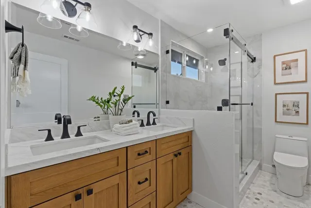 $1,949,999 | 2002 Ladera Court, Carlsbad, CA 92009