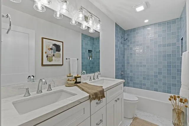 $1,949,999 | 2002 Ladera Court, Carlsbad, CA 92009