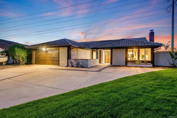 $1,950,000 | 2002 Ladera Court, Carlsbad, CA 92009