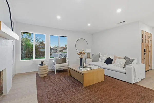 $1,950,000 | 2002 Ladera Court, Carlsbad, CA 92009