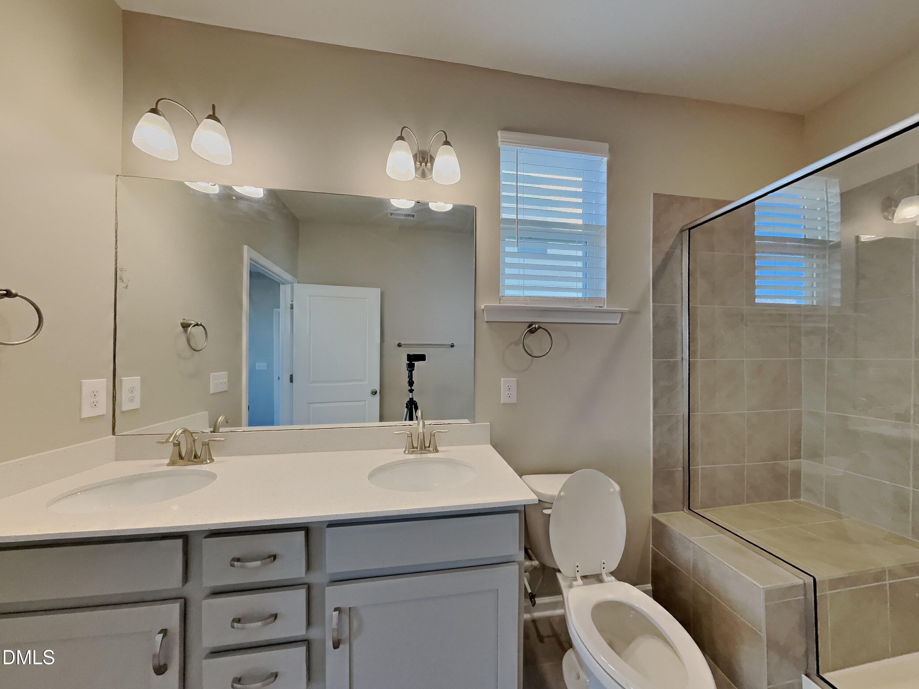 244 Hopper Circle Clayton, NC 27520 - Photo 8 of 17 7_pc_eAuafGUsHX_hpmfjzmeNs_layout_1