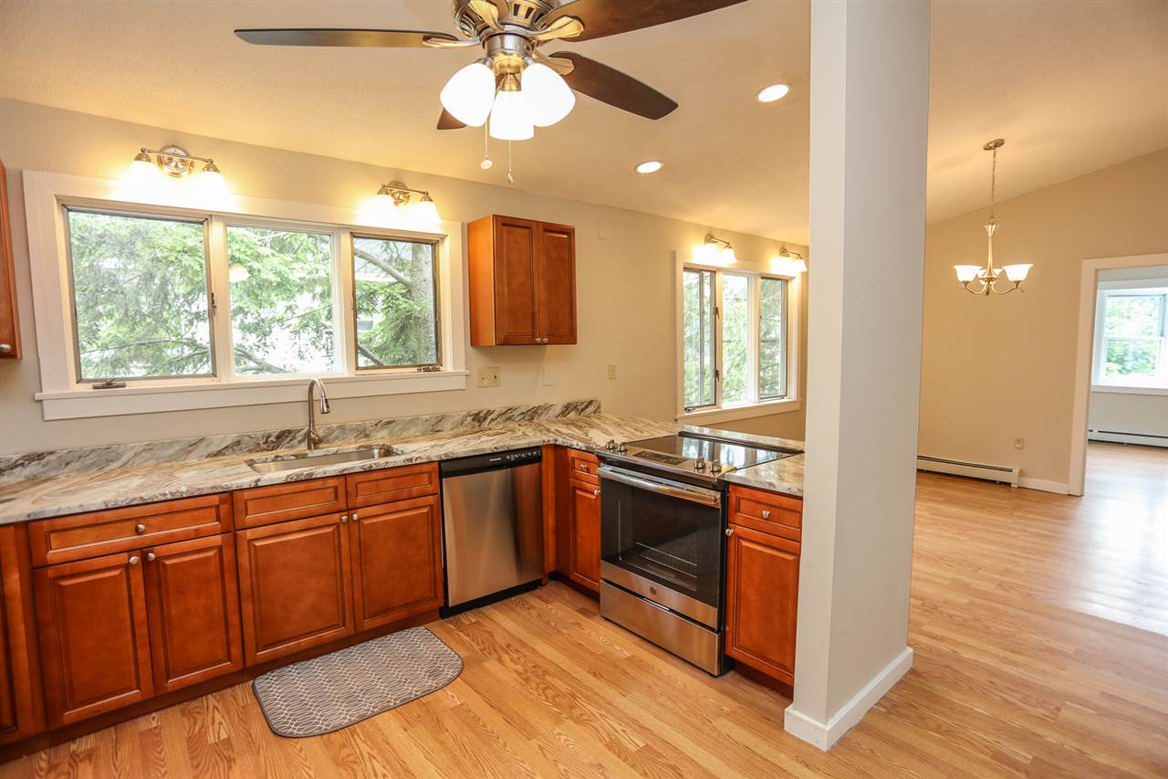 628 Green Street Manchester, NH 03103 - Photo 11 of 33