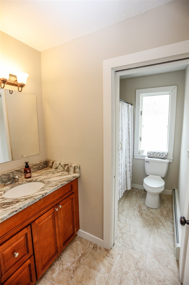 628 Green Street Manchester, NH 03103 - Photo 15 of 33